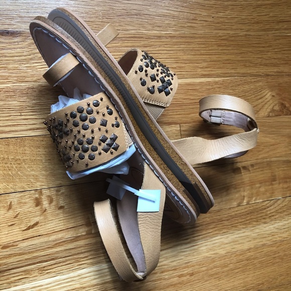 🌼Embellished Leather Ankle Strap Sandal🌼 - Picture 10 of 13